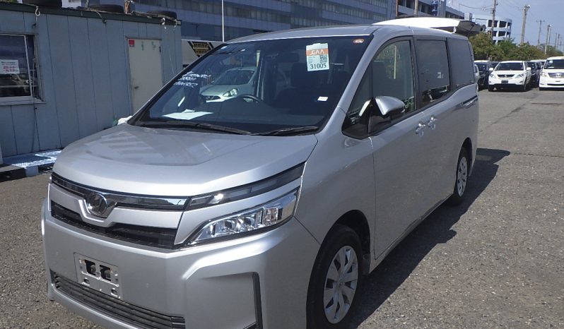 
								Toyota Voxy full									