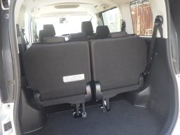
										Toyota Voxy full									