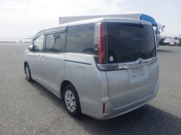 
										Toyota Noah full									