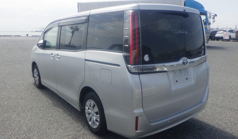 
								Toyota Noah full									