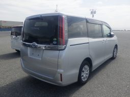 
										Toyota Noah full									