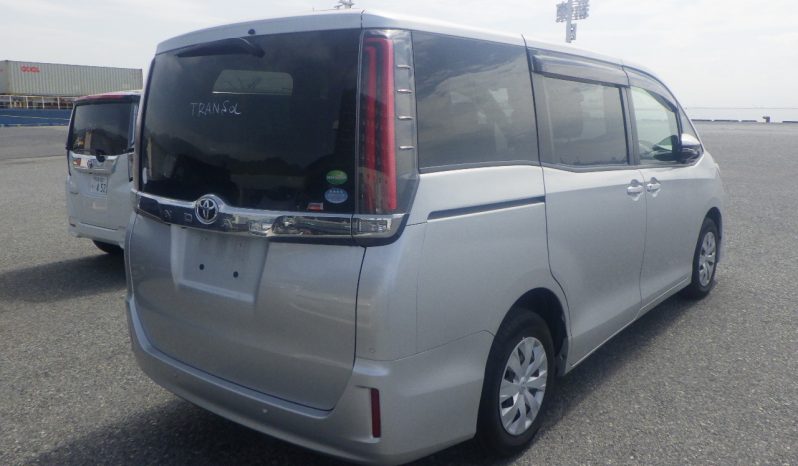 
								Toyota Noah full									