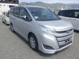
										Toyota Noah full									