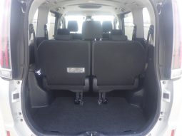 
										Toyota Noah full									
