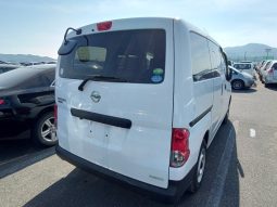 
										Nissan NV200 Vanette full									