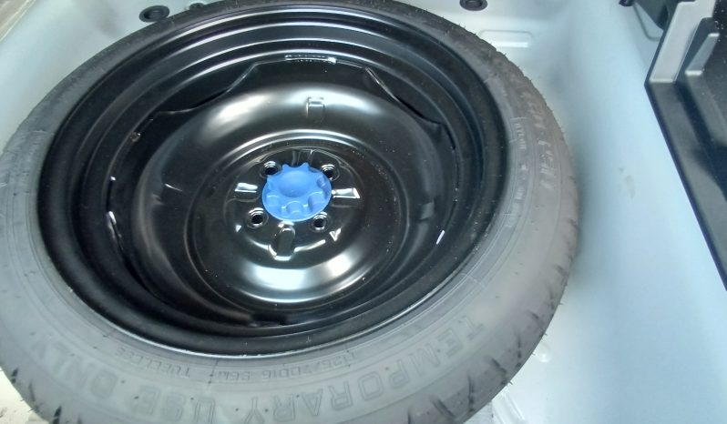 
								Toyota Fielder full									