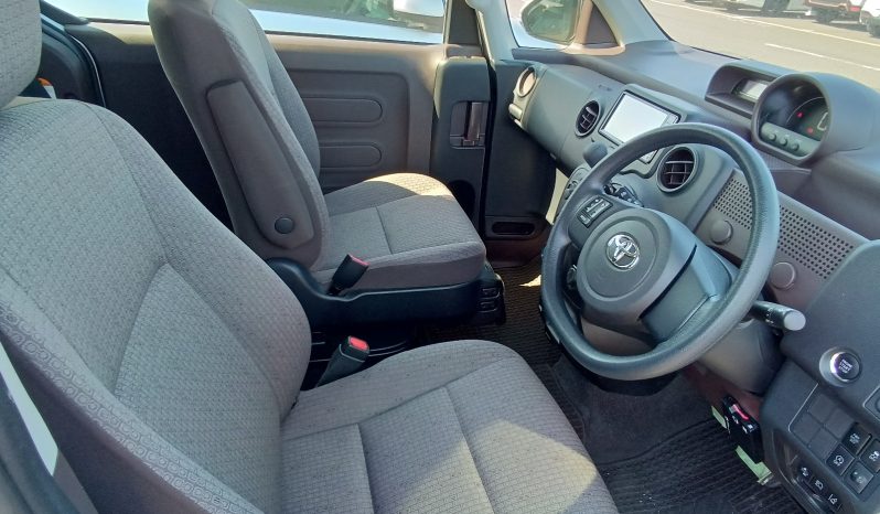 
								Toyota Spade full									