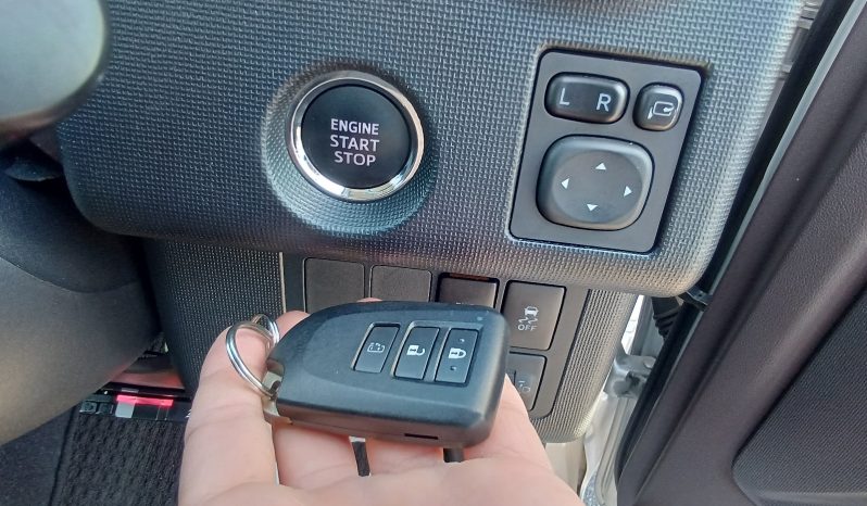 
								Toyota Spade full									