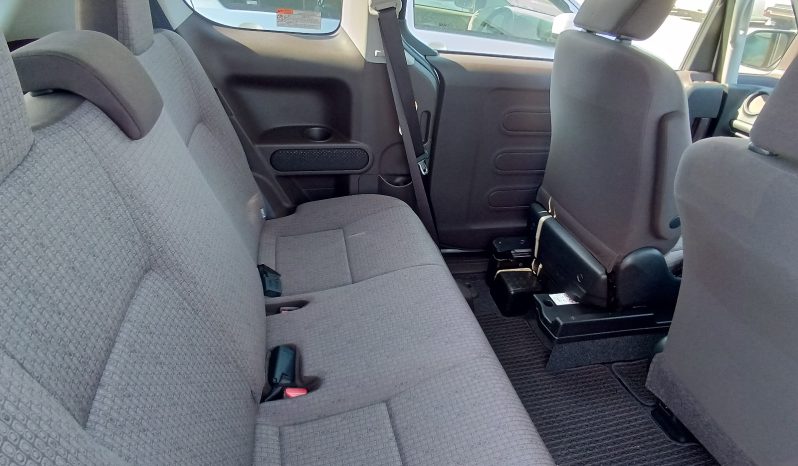 
								Toyota Spade full									