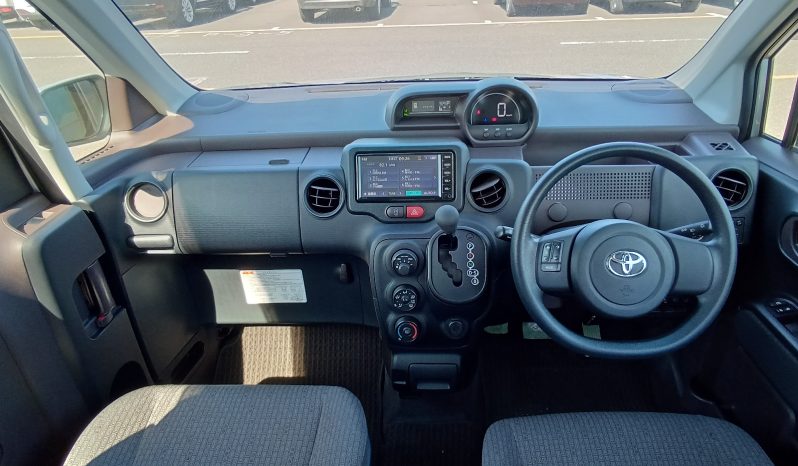 
								Toyota Spade full									