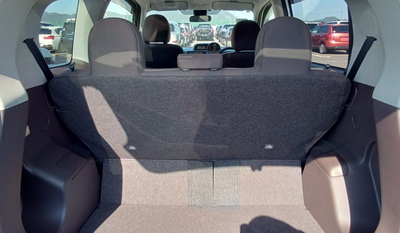 
								Toyota Spade full									