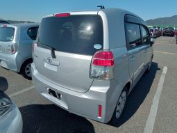 
										Toyota Spade full									