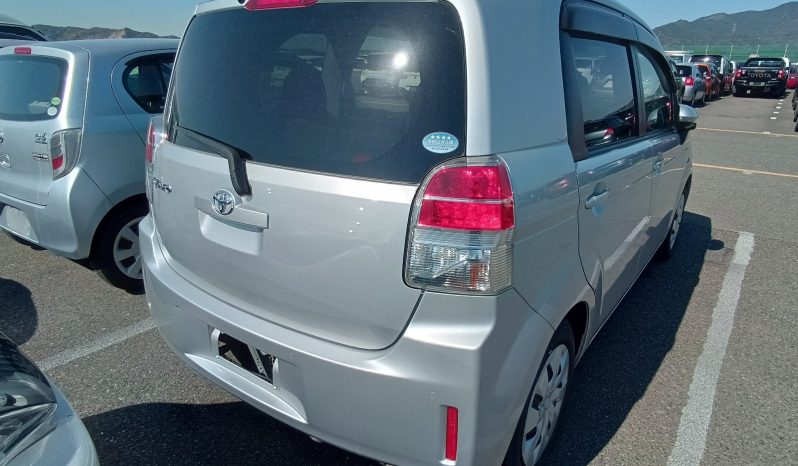 
								Toyota Spade full									