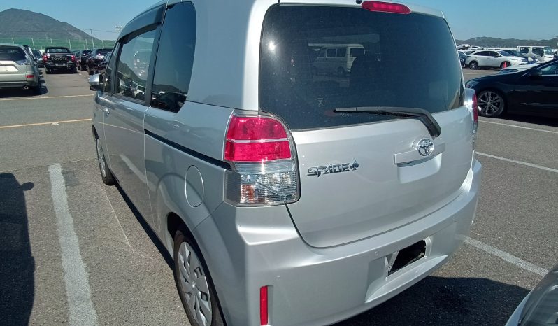 
								Toyota Spade full									