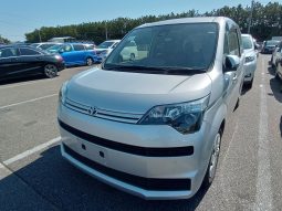 
										Toyota Spade full									