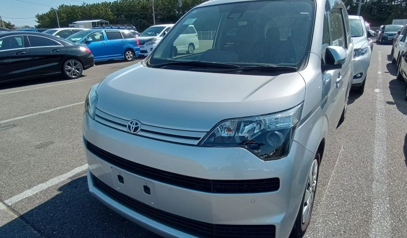 
								Toyota Spade full									