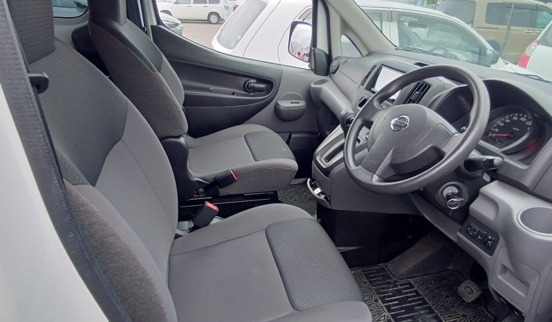 
								Nissan NV200 Vanette full									