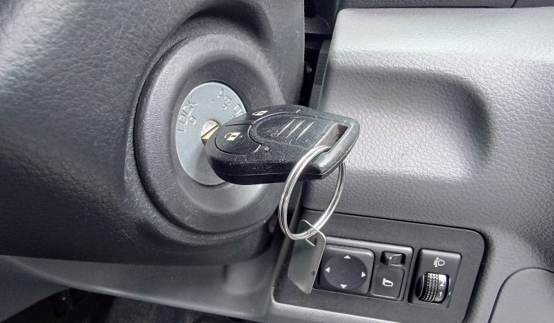 
								Nissan NV200 Vanette full									
