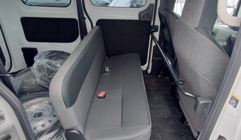 
								Nissan NV200 Vanette full									