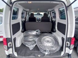 
										Nissan NV200 Vanette full									
