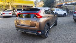 
										Mitsubishi Eclipse Cross full									