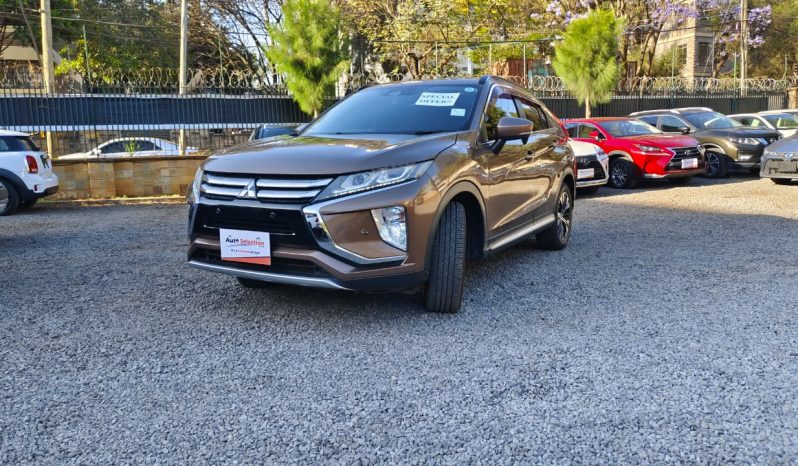 
								Mitsubishi Eclipse Cross full									