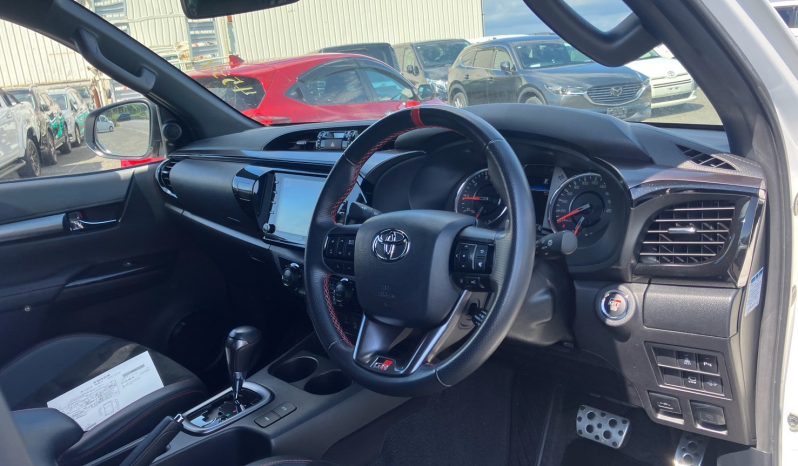 
								Toyota Hilux full									