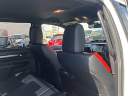 
										Toyota Hilux full									