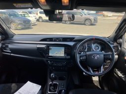 
										Toyota Hilux full									