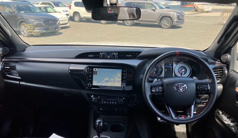 
								Toyota Hilux full									