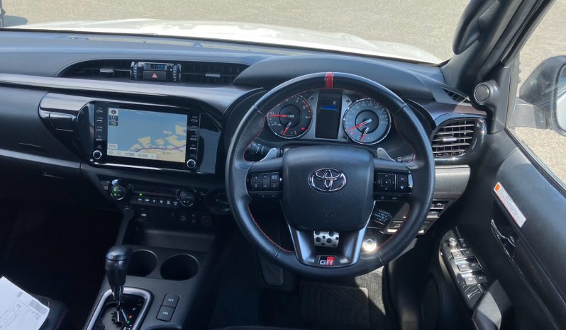 
								Toyota Hilux full									