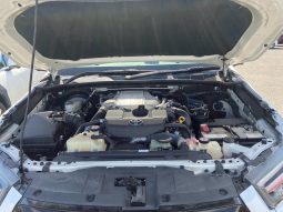 
										Toyota Hilux full									