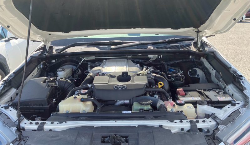 
								Toyota Hilux full									