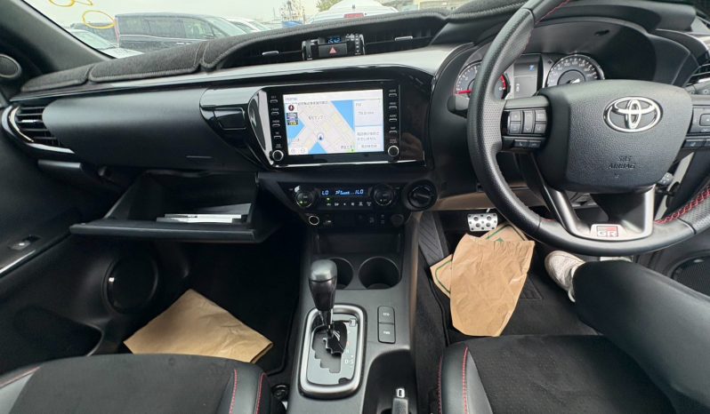 
								Toyota Hilux full									