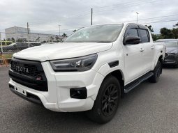 
										Toyota Hilux full									