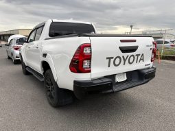 
										Toyota Hilux full									