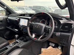 
										Toyota Hilux full									