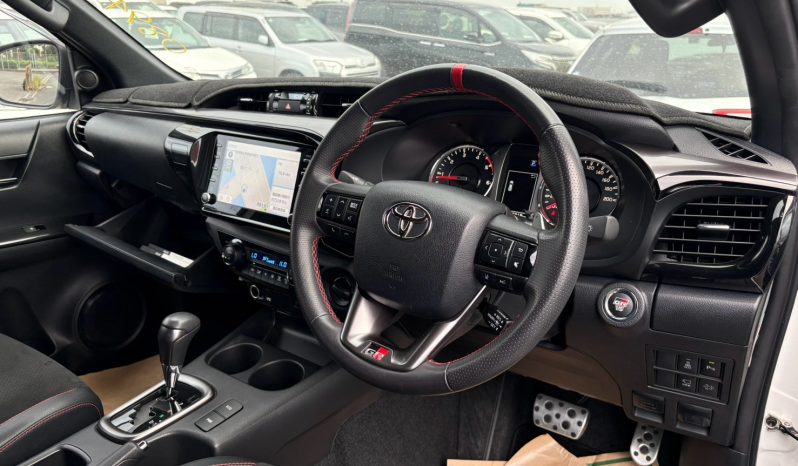 
								Toyota Hilux full									