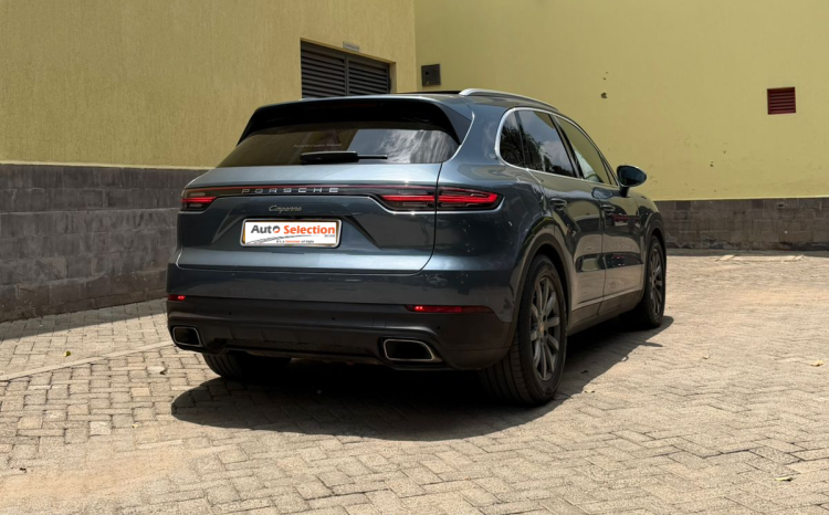 
								Porsche Cayenne full									