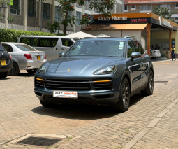 
										Porsche Cayenne full									