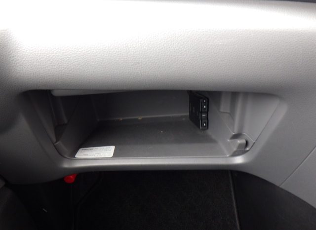 
								Nissan NV200 Vanette full									