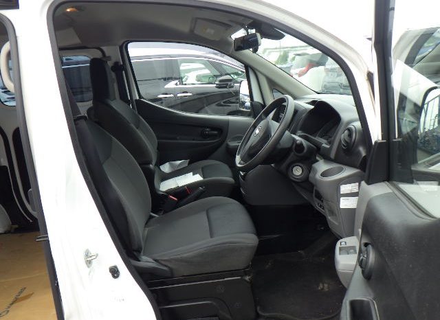 
								Nissan NV200 Vanette full									