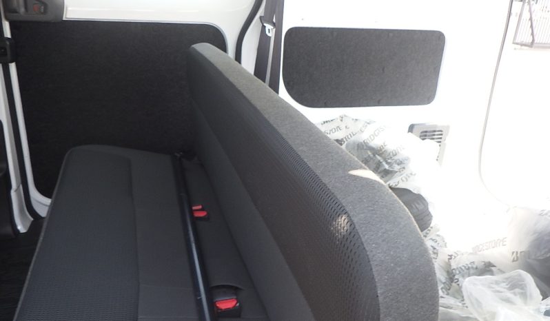 
								Nissan NV200 Vanette full									