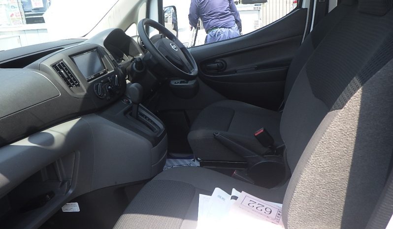 
								Nissan NV200 Vanette full									