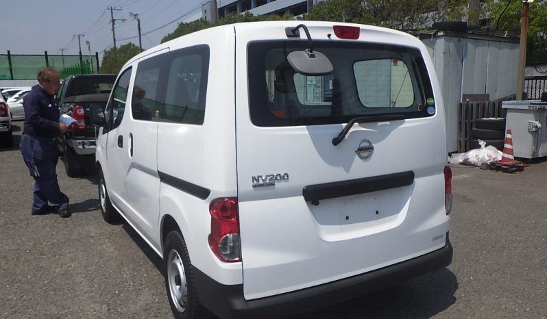 
								Nissan NV200 Vanette full									