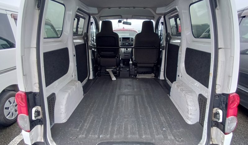 
								Nissan NV200 Vanette full									