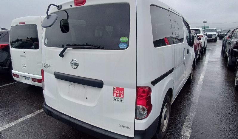 
								Nissan NV200 Vanette full									