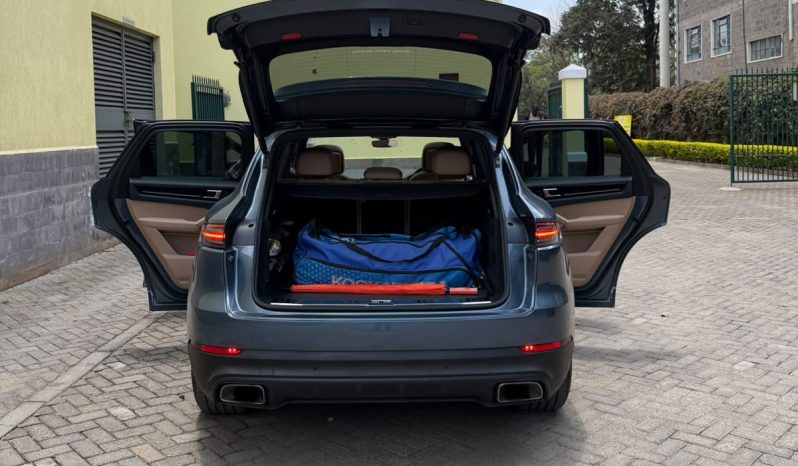 
								Porsche Cayenne full									