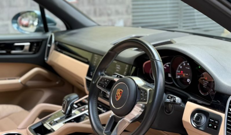 
								Porsche Cayenne full									